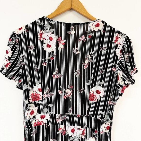 RUE21 Maxi Dress Womens Size Small Floral Print Striped Front Tie Side Slits - Picture 4 of 7